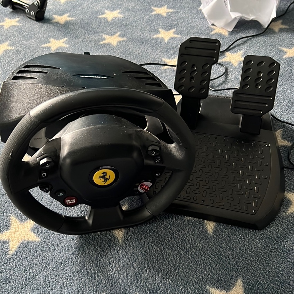 Trust master racing simulator for PlayStation 4. Excellent condition